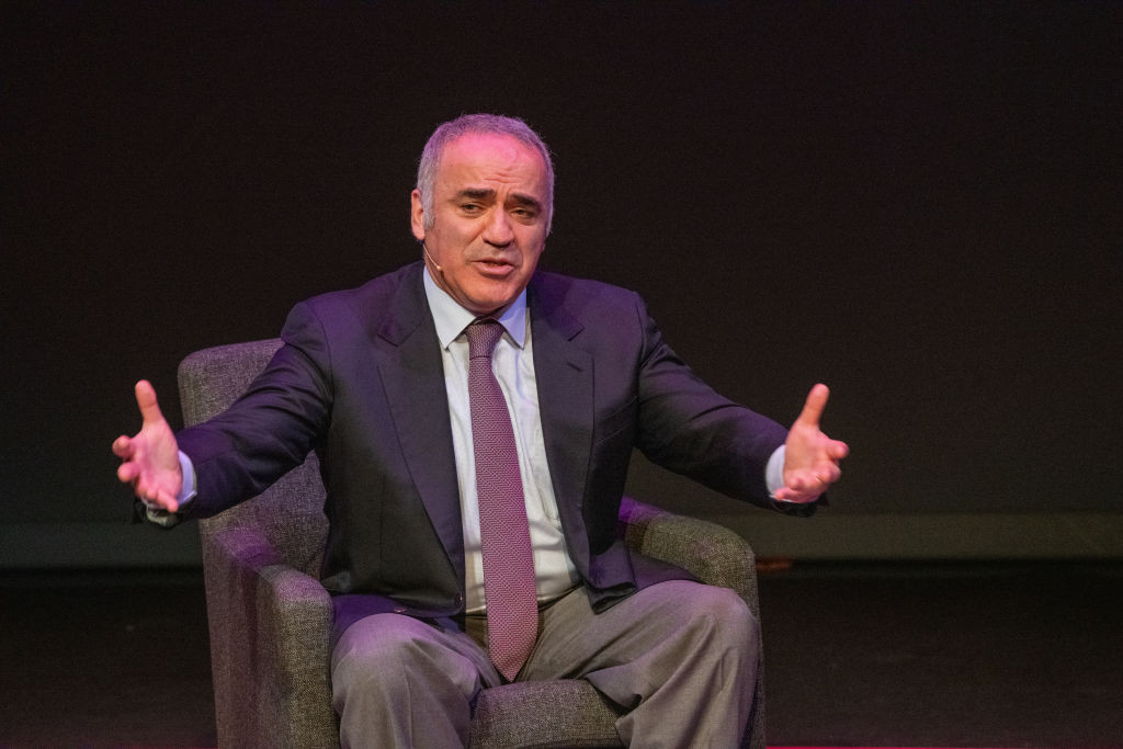 Garry Kasparov, cel mai bun jucător de şah al tuturor timpurilor, este la Bucureşti. Ce ne-a povestit