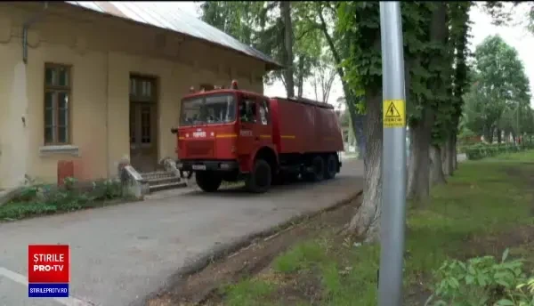 Incendiu la Spitalul de Boli Cronice Călinești din Argeș. 32 de pacienți au fost evacuați