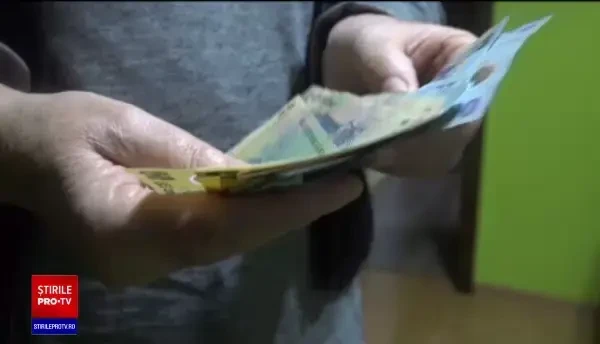 Cumulul pensiei cu salariul, interzis prin lege chiar de săptămâna viitoare. Sunt vizați peste 30.000 de angajați