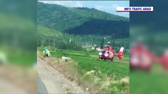 Un bărbat de 30 de ani care zbura cu parapanta s-a prăbușit pe un câmp din Arad