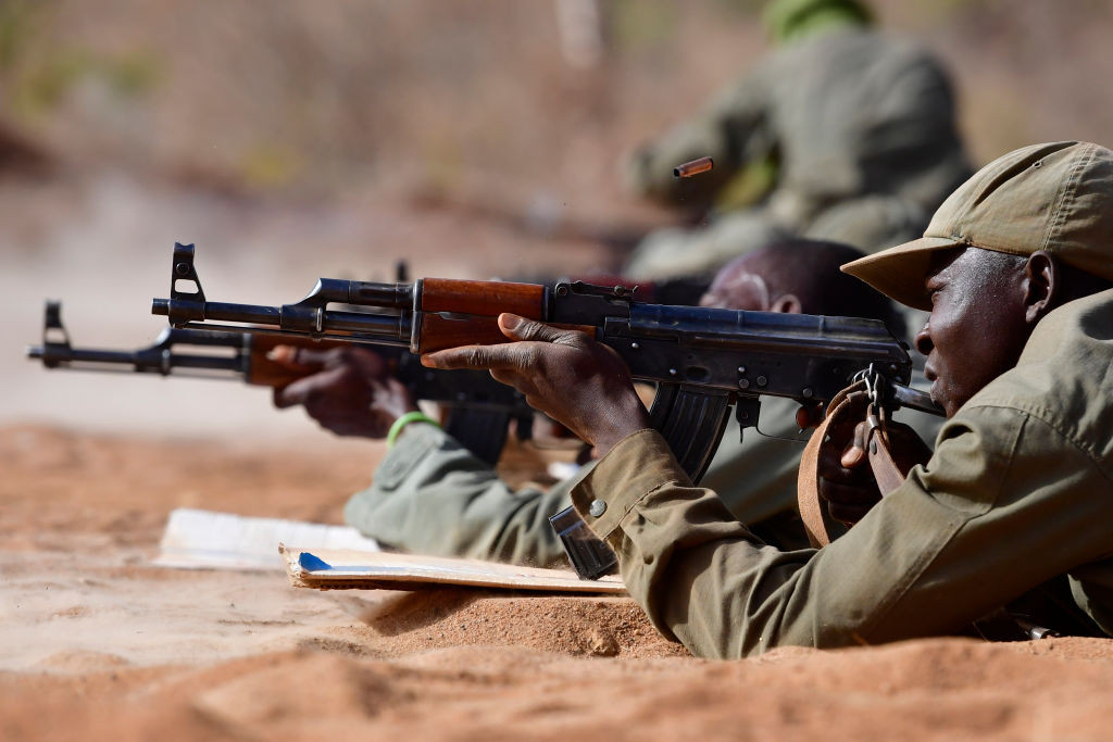 Atacatori înarmaţi au ucis 100 de civili într-un sat din Burkina Faso