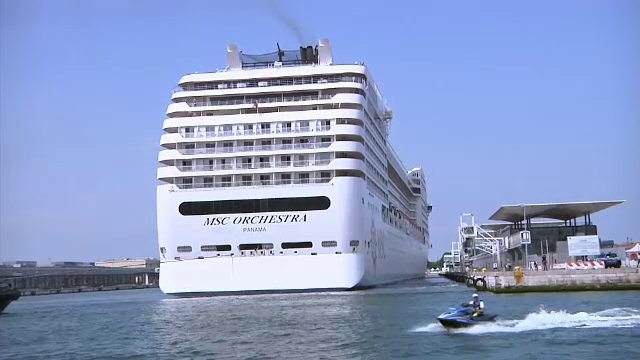 După un an de pandemie, prima navă de croazieră a plecat din Veneția pe Marea Mediterană