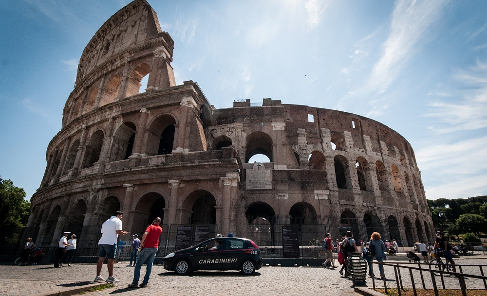 Airbnb a stârnit dezbateri aprinse în Italia. Ce vrea să facă după ce a donat 1,5 milioane de dolari Colosseumului din Roma