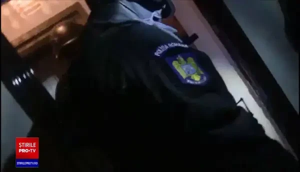 Orbit de gelozie, un bărbat din Craiova şi-a sechestrat soţia şi soacra în apartament