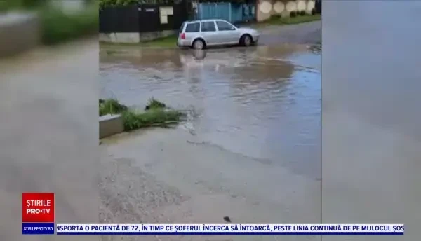 Dezastru în Dâmbovița, după o ploaie torențială. Mai multe gospodării au fost inundate