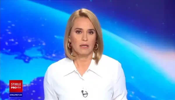 Președintele francez Emmanuel Macron, pălmuit de un bărbat în timpul vizitei în Drôme