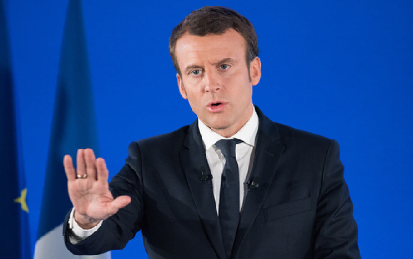 VIDEO. Prima reactie a lui Emmanuel Macron, dupa ce a fost palmuit de un barbat in timpul unei vizite oficiale