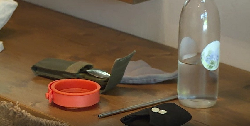 Tânăra care a decis să nu mai producă deșeuri: nu cumpără produse ambalate, circulă cu bicicleta și se îmbracă de la SH