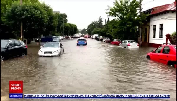Craiova, sub ape, după o ploaie torențială. Străzile au devenit în scurt timp lacuri
