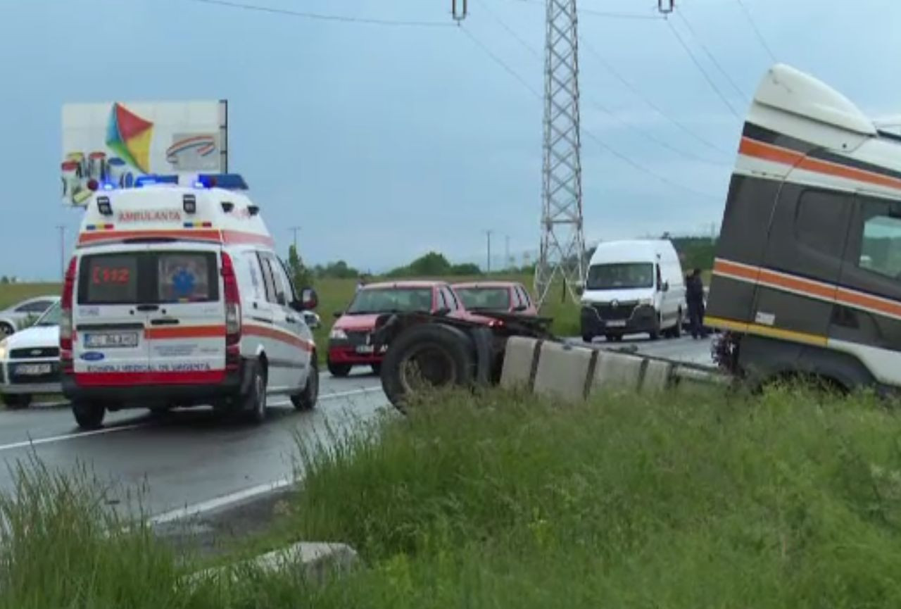 Carambol la Ilfoveni, pe Șoseaua București-Târgoviște. Șoferul responsabil a fugit de la fața locului