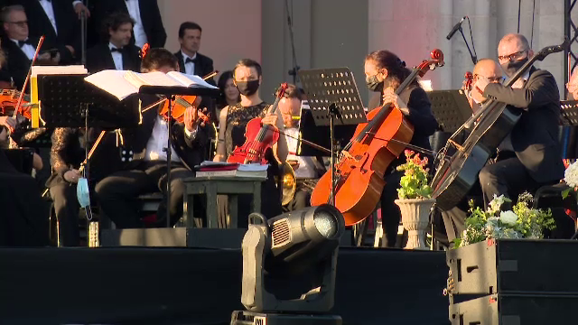 Un singur participant la patru spectacolele-pilot din București și Cluj s-a infectat cu Covid-19