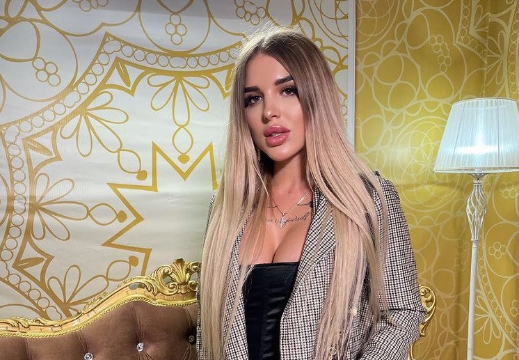 O vloggeriță din Chișinău s-a aruncat de la etajul 14. Ce a scris în mesajul de adio