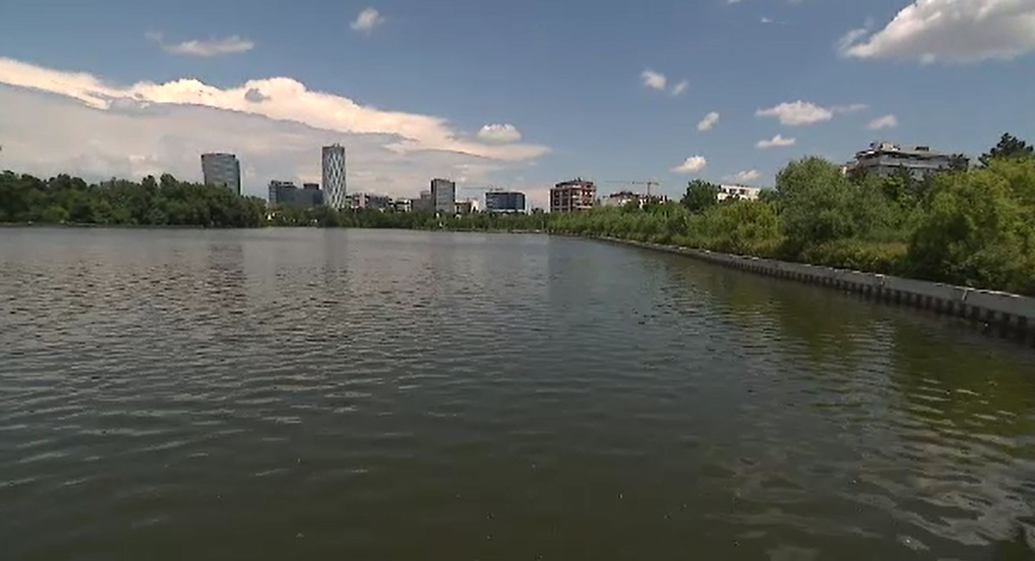 S-a ales praful de o investiție de 20 milioane €. Cum a ajuns parcul de pe malul lacului Floreasca să arate ca o ruină