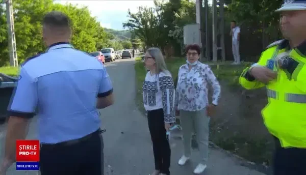 Accident grav în Dâmbovița. Două persoane au murit, iar mai mulți copii au fost răniți