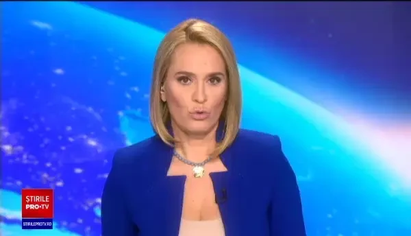 Postura neobișnuită în care a fost surprins un urs. VIDEO