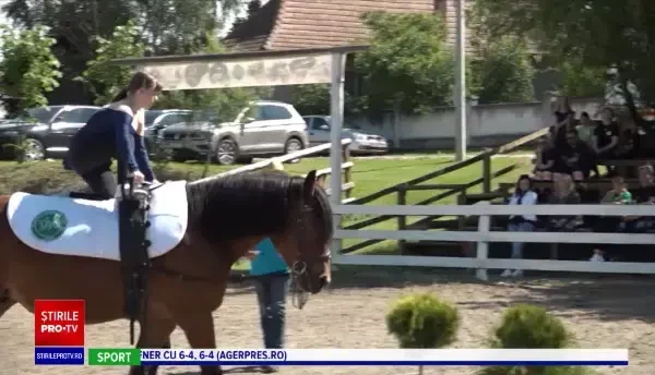Competiție de călărie terapeutică, în Alba. Caii sunt o „salvare” pentru copiii cu diverse probleme