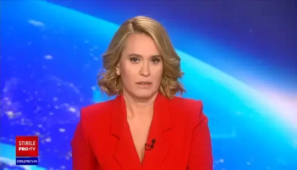 Imagini revoltătoare în Deltă. O şalupă, fotografiată intrând în forţă într-o colonie de pelicani