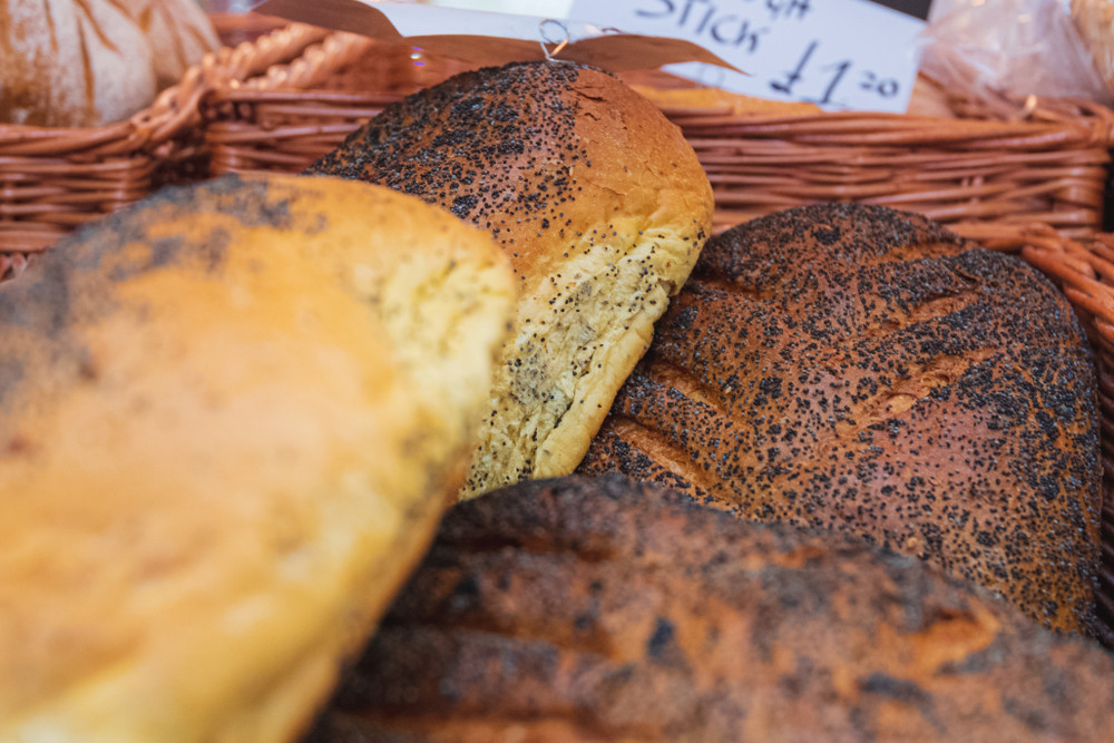 Pâinea și cartofii, alimentele de bază ale românilor. Avertismentul lansat de nutriționiști