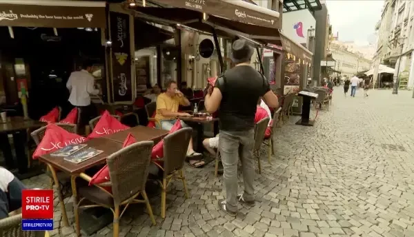 Centrul Vechi al Capitalei, animat de suporterii Austriei și ai Macedoniei de Nord