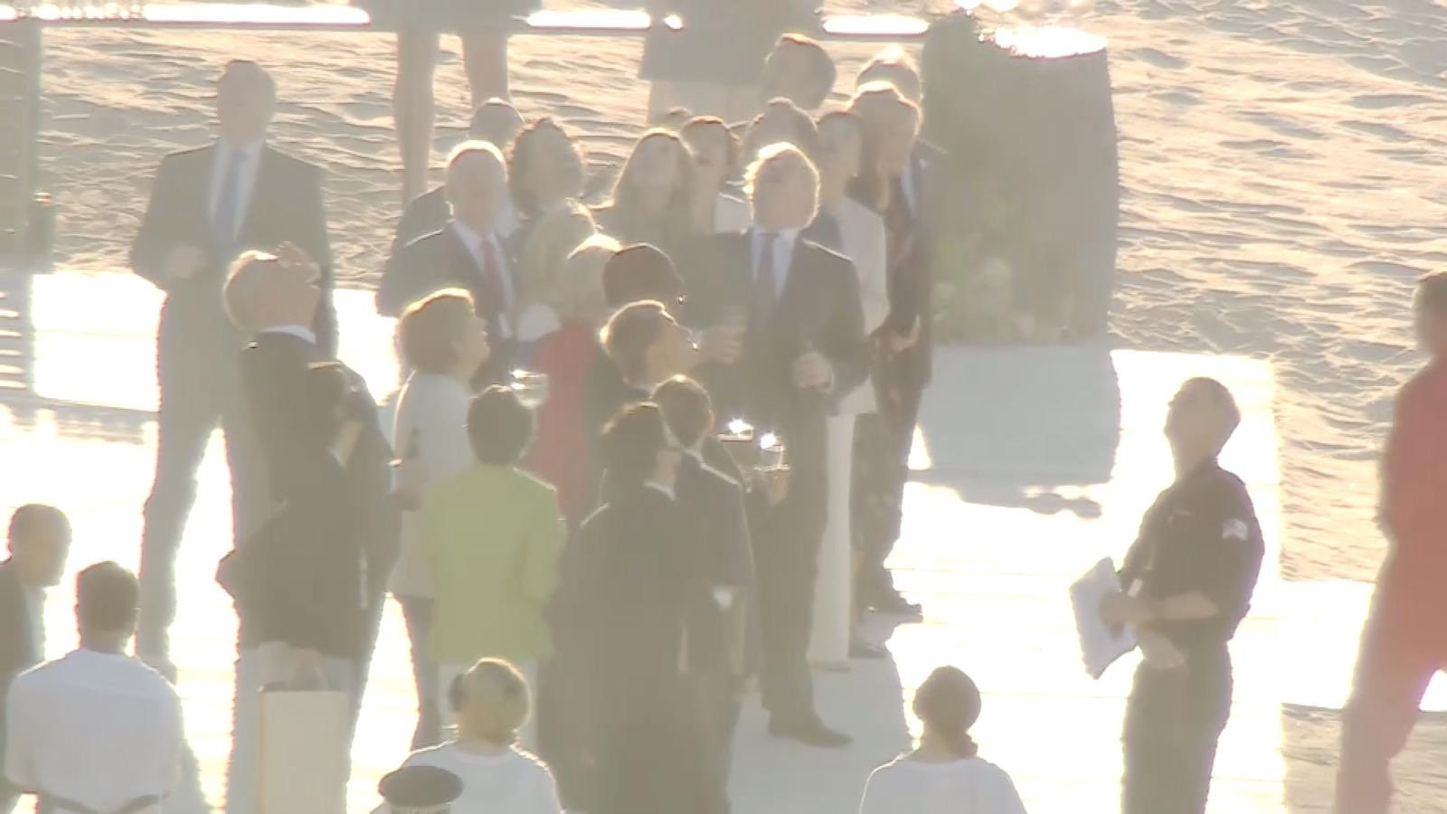 Liderii G7 au fost numiţi "ipocriţi", după ce ar fi încălcat regulile de distanţare la o petrecere