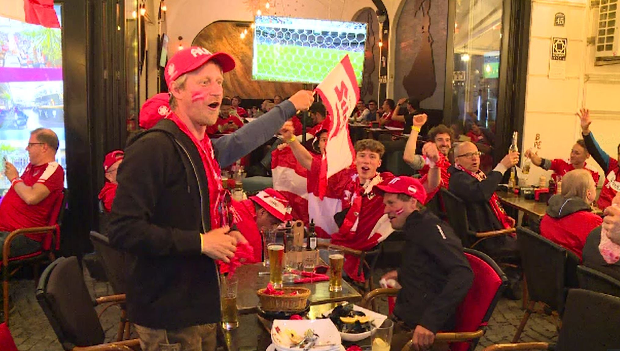 Atmosferă incendiară în Centrul Vechi al Capitalei. ”Iubim Bucureștiul, aveți o țară foarte frumoasă”