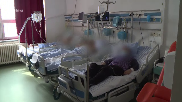 Peste 60% dintre români cunosc o persoană care a avut COVID. 900.000 încă nu cred în virus