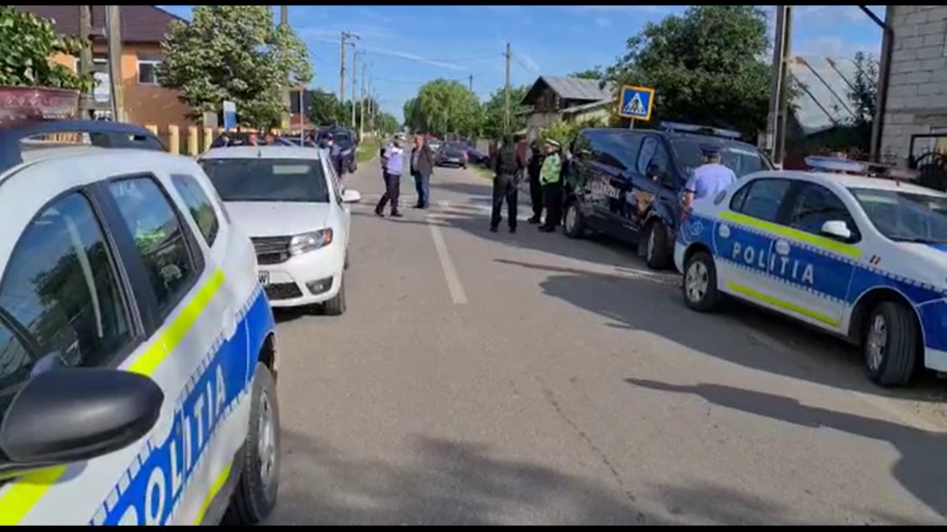 Descinderi la domiciliul unui primar care este acuzat că ar fi mutat fictiv mai mulți cetățeni pentru a vota cu el