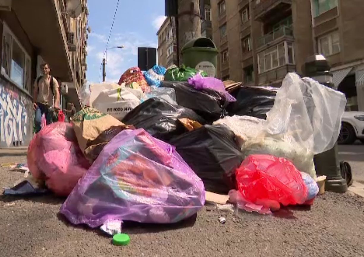 Războiul gunoaielor din sectorul 1 aduce ultimatumul Primăriei: rupe contractul cu Romprest, în 24 de ore