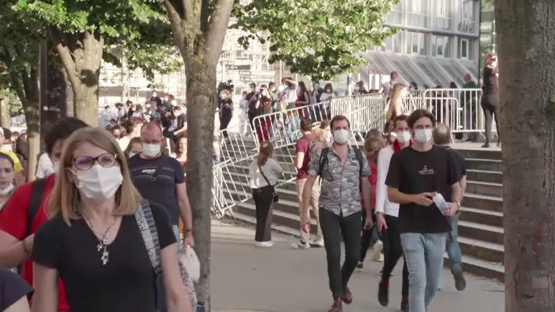 Franța a adoptat noi măsuri de relaxare a restricțiilor anti-Covid. Masca de protecţie nu mai este obligatorie