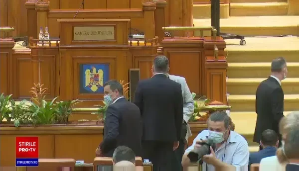 Președintele PSD Marcel Ciolacu era să rămână, din nou, fără banii din sacou