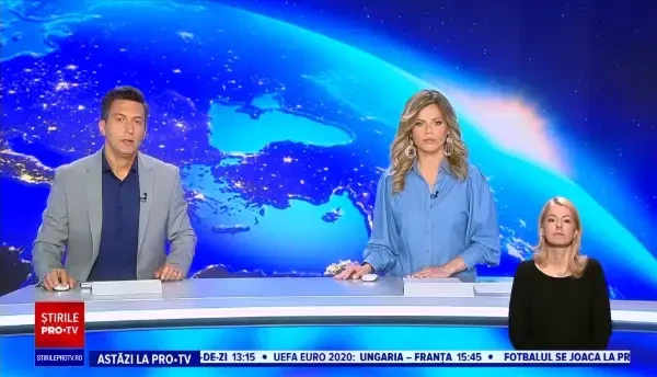 Un urs de 250 de kg a murit după ce a fost lovit de o mașină, în Cluj. VIDEO și GALERIE FOTO