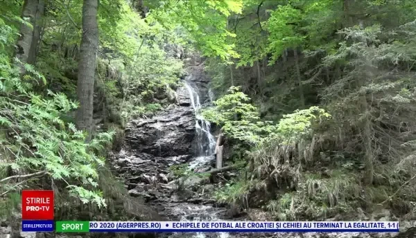 „Valea Iadului”, un colț de rai care atrage tot mai mulți turiști. De unde îi provine numele