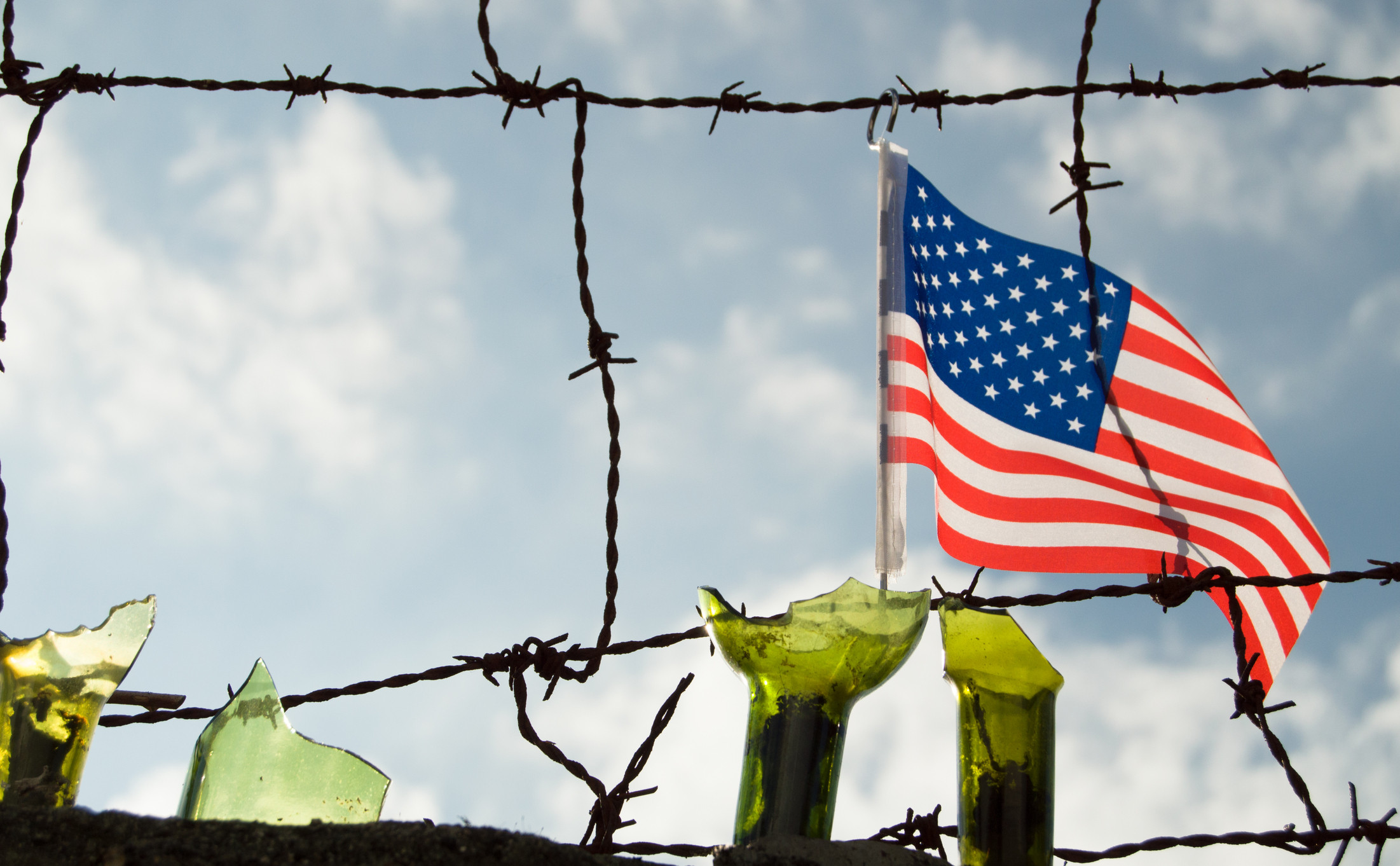 Restricţiile la frontierele SUA cu Mexic şi Canada au fost prelungite cu o lună