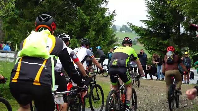 ”Via Transilvanica” a găzduit o competiție cu sute de participanți. Traseul a fost gândit de Tibi Ușeriu