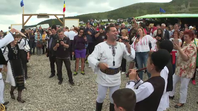 Stâna de pe Transalpina a prins din nou viață, după ce anul trecut a fost incendiată