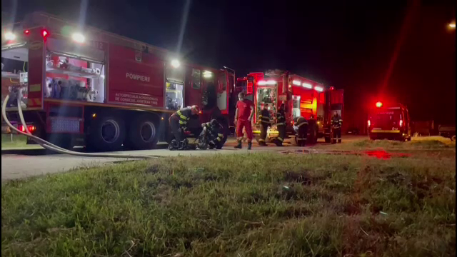 Un bărbat a fost găsit mort de către pompieri, în urma unui incendiu, lângă Timişoara