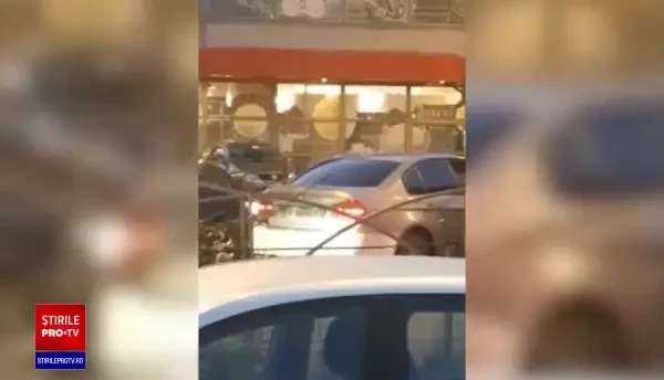 VIDEO. Noi imagini cu șoferul atacat în trafic. Și femeia era înarmată cu un cuțit