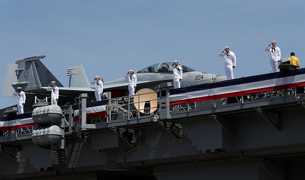 Marina SUA a provocat un cutremur, după detonarea a 18 tone de explozivi în apropierea unui portavion