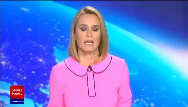 O ursoaică a intrat într-o cofetărie din Harghita. La plecare, a luat cu ea și câteva dulciuri