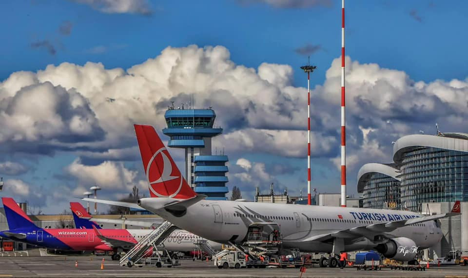 800 de angajați de la Aeroporturi București, trimiși în șomaj tehnic