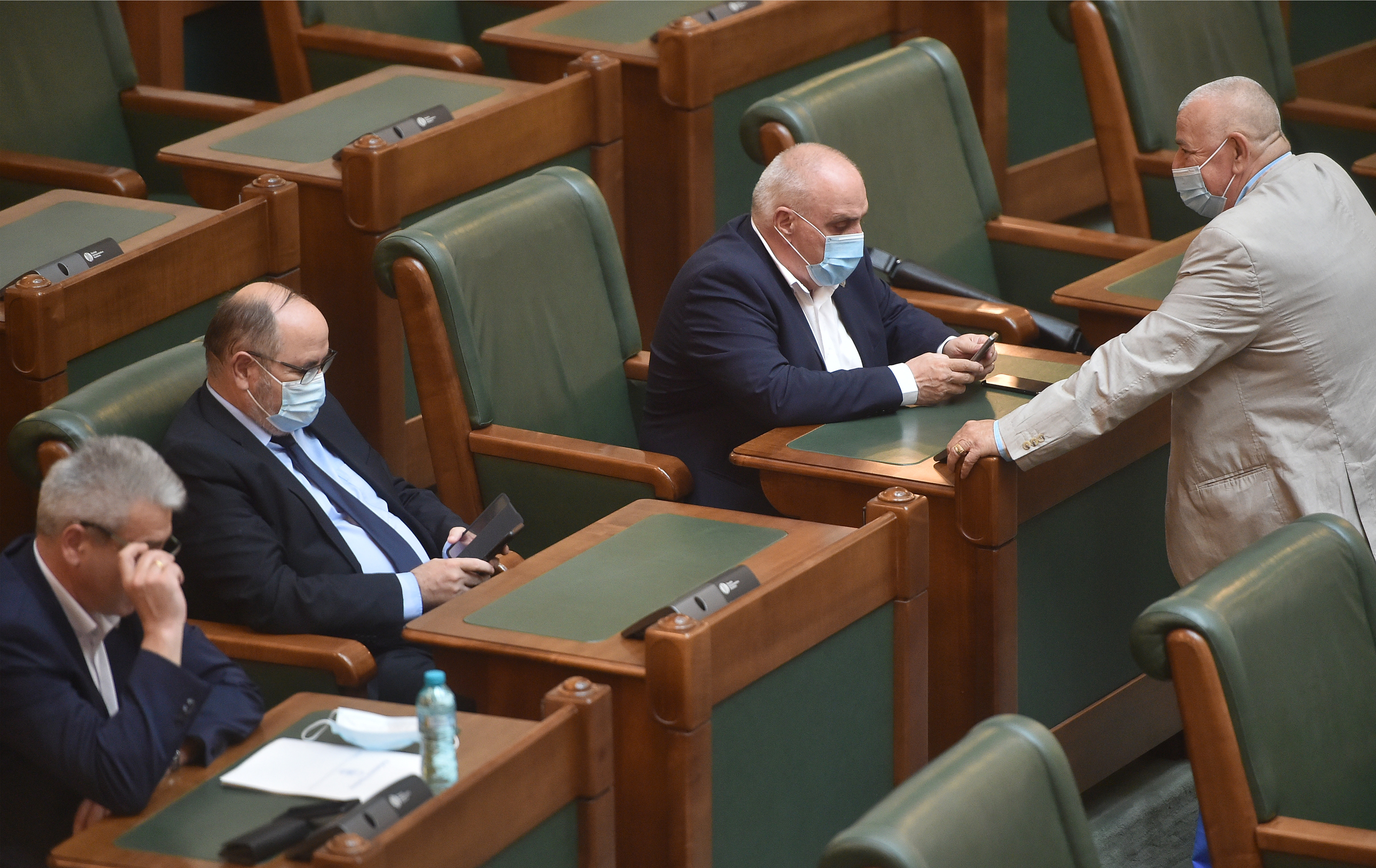 Plenul reunit, în care trebuiau numite conduceri interimare la SRTv şi SRR, suspendat din lipsă de cvorum