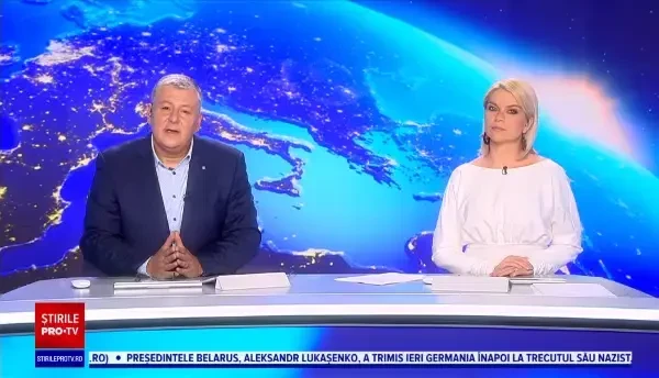 Un celebru designer de haine pentru câini și-a expus creațiile într-un eveniment organizat la Los Angeles