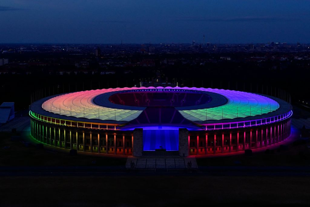 GALERIE FOTO. Germania a sfidat UEFA și Ungaria: a iluminat un stadion în culorile LGBT