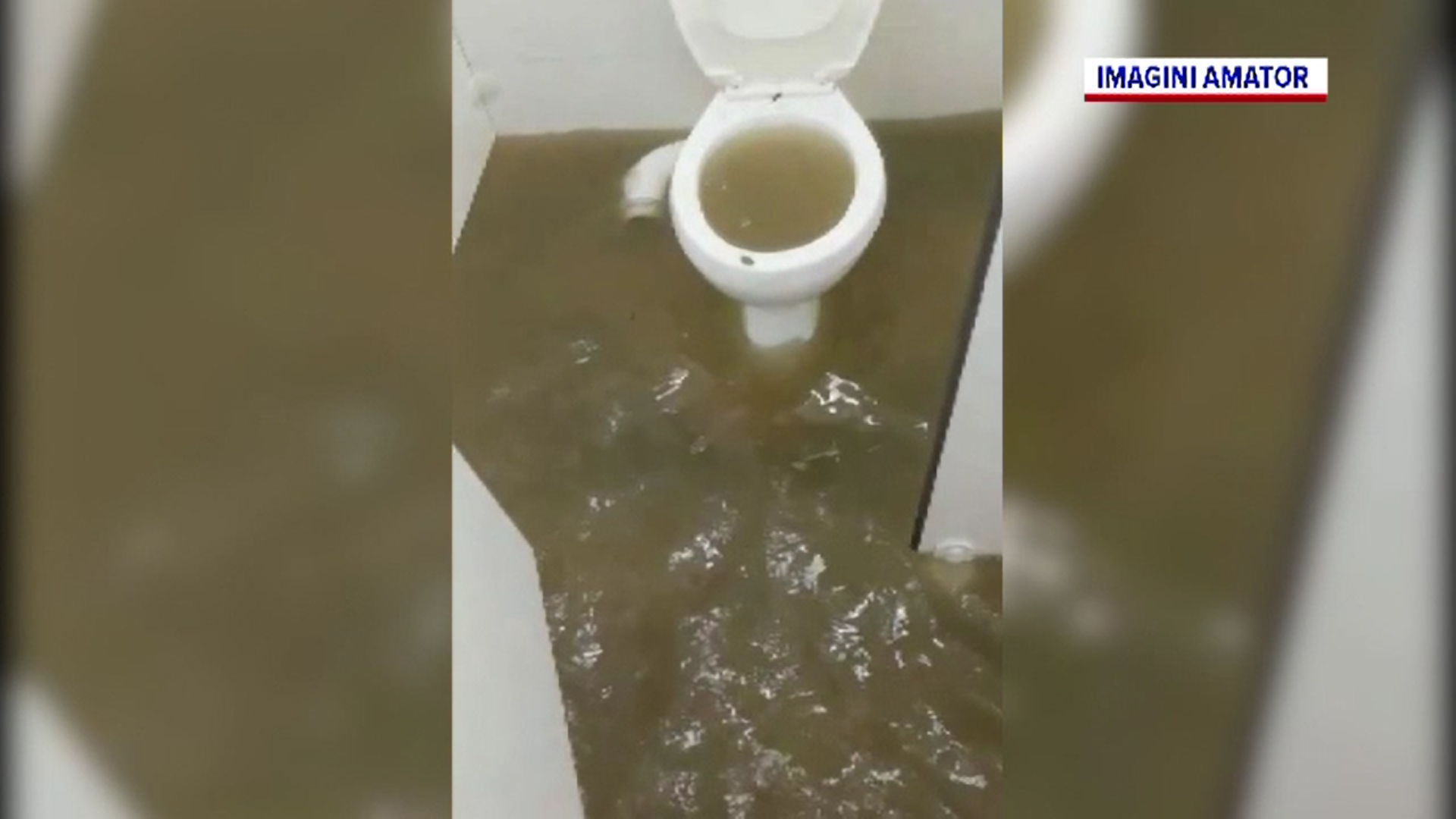 O secție inaugurată recent într-un spital din Galați a fost inundată complet după o ploaie torenţială