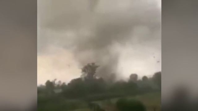 Imagini din dronă cu dezastrul lăsat în urmă de tornada din Cehia. Mărturia unui șofer de TIR român