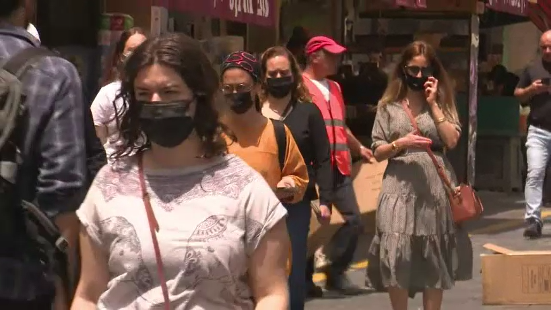 Israelul a introdus iar obligativitatea purtării măştilor, după ce s-au înregistrat peste 100 de cazuri cu tulpina Delta