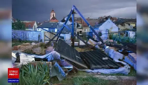 Orașe devastate în Cehia, în urma unei tornade neobișnuite. VIDEO