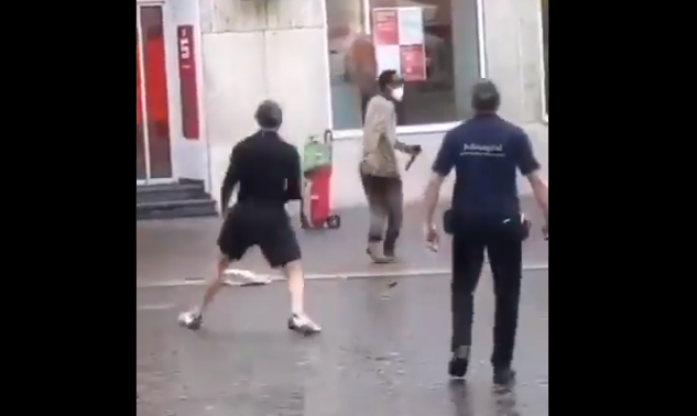 Cine este atacatorul din Germania, care a ucis 3 oameni cu cuțitul pe stradă. Momentul atacului