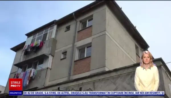 Un copil de 1 şi 8 luni a căzut de la etajul 2, în Bacău, iar mama lui s-a aruncat după el să-l salveze