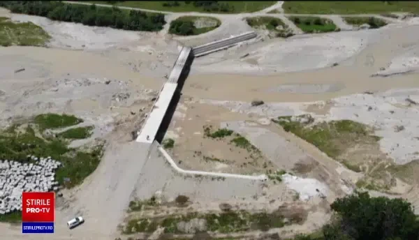 Cum au fost cheltuiți banii alocaţi prin PNDL: poduri neterminate, canalizări fără apă și un drum inundat spre câmp